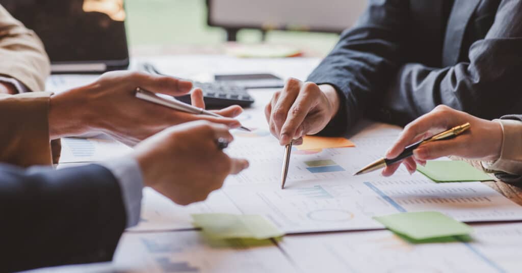How to Host a Committee Meeting (Step by Step)